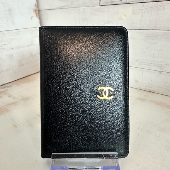 CHANEL Accessories - Chanel VINTAGE NEVER USED Black Caviar Leather Card Holder